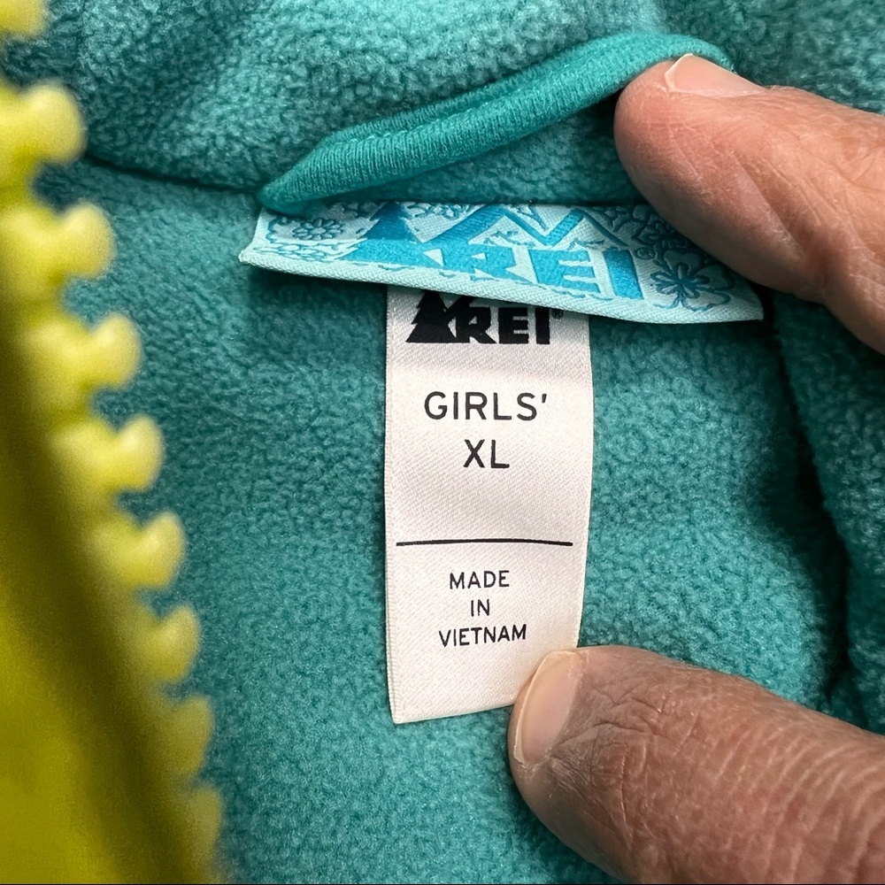 REI JACKET Girls size XL Green Yellow Color Hooded Rn 37249 A050222 - Picture 6 of 7